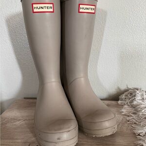 Hunter Beige Rain Boots plus boot socks